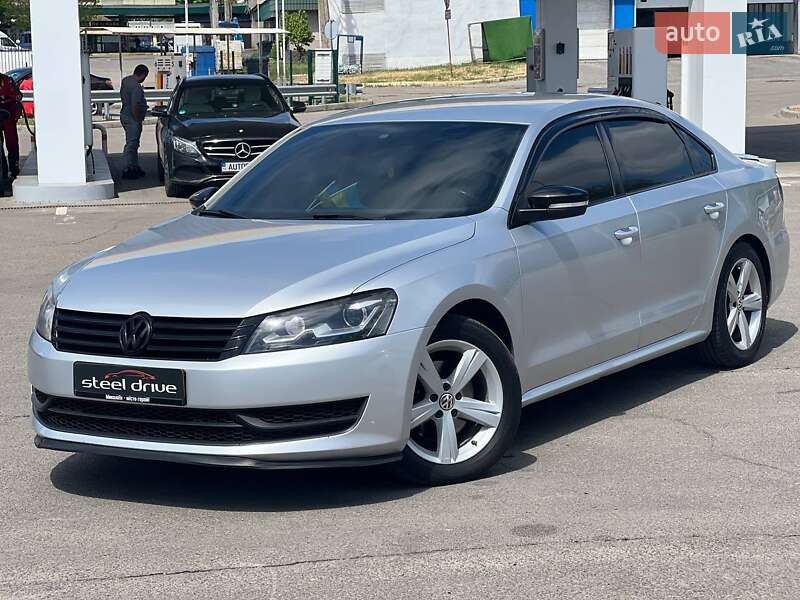 Седан Volkswagen Passat 2013 в Николаеве
