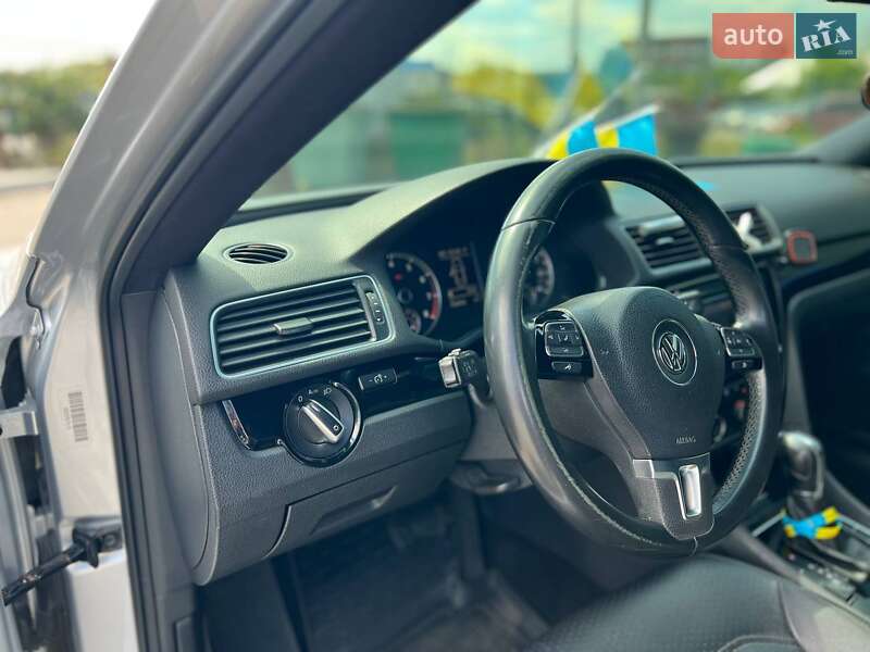 Седан Volkswagen Passat 2013 в Николаеве