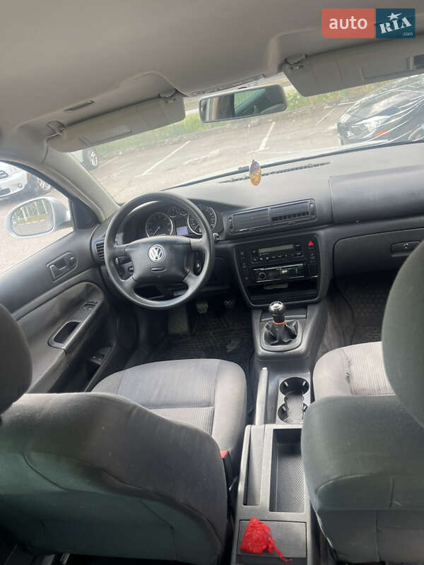 Универсал Volkswagen Passat 2004 в Запорожье