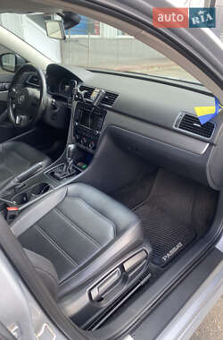 Седан Volkswagen Passat 2015 в 