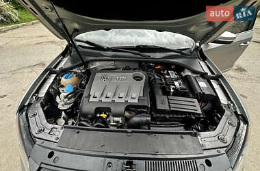 Седан Volkswagen Passat 2014 в 