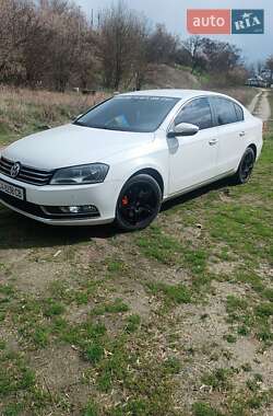 Седан Volkswagen Passat 2011 в 