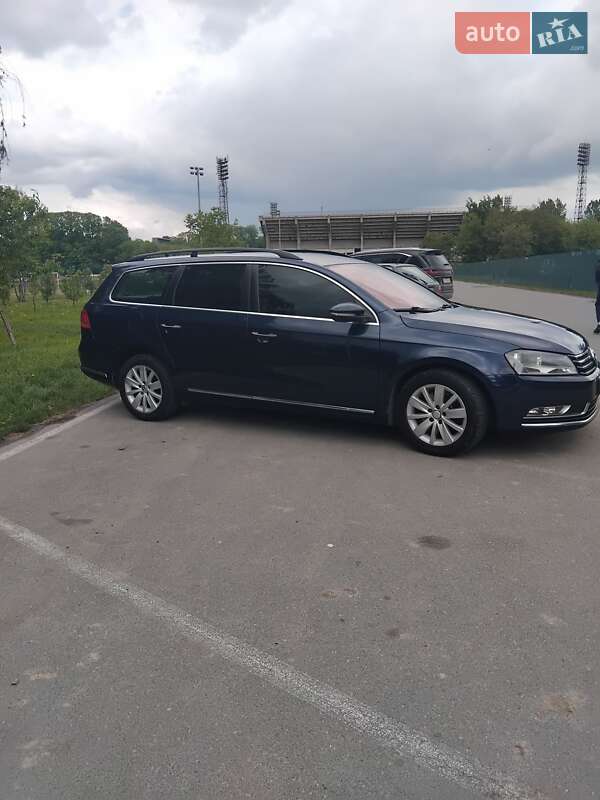 Универсал Volkswagen Passat 2013 в Ивано-Франковске