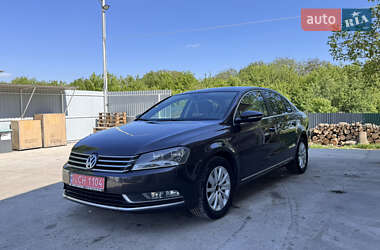 Седан Volkswagen Passat 2011 в 