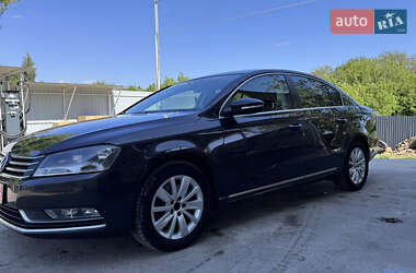 Седан Volkswagen Passat 2011 в 