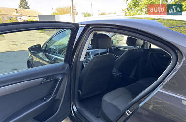 Седан Volkswagen Passat 2011 в 