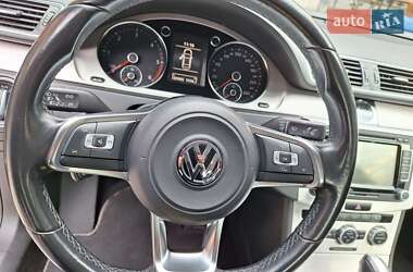 Седан Volkswagen Passat 2013 в 