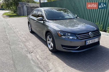 Седан Volkswagen Passat 2012 в Киеве