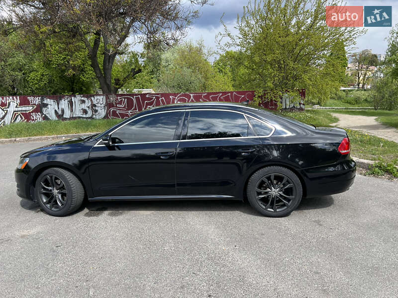 Седан Volkswagen Passat 2013 в Чернигове