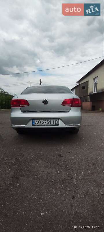 Седан Volkswagen Passat 2011 в Виноградове