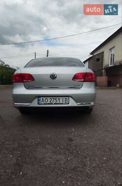Седан Volkswagen Passat 2011 в 