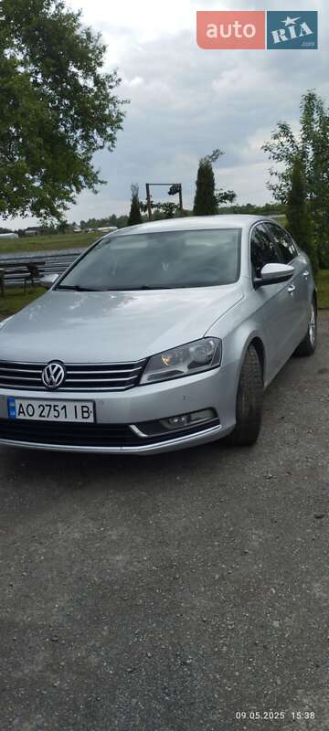 Седан Volkswagen Passat 2011 в Виноградове