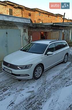 Универсал Volkswagen Passat 2015 в Бурштыне