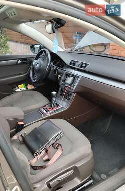 Універсал Volkswagen Passat 2011 в 