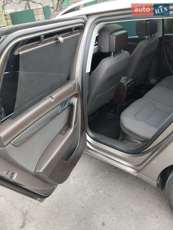 Универсал Volkswagen Passat 2011 в Сарнах