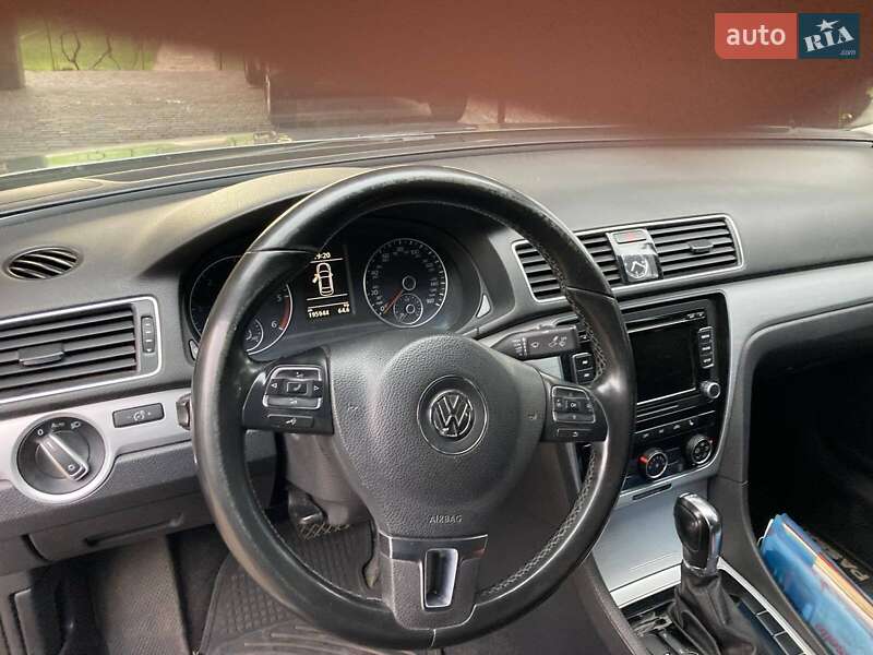 Седан Volkswagen Passat 2012 в Черкасах