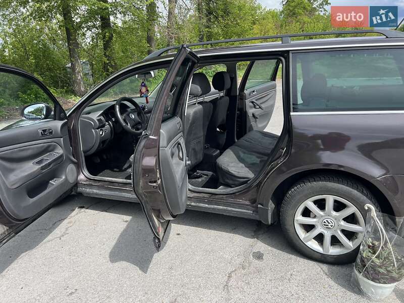 Універсал Volkswagen Passat 2005 в Кореці