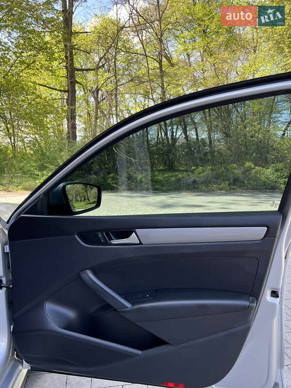 Седан Volkswagen Passat 2015 в Ходореві фото 31 Седан Volkswagen Passat 2015 в Ходореві