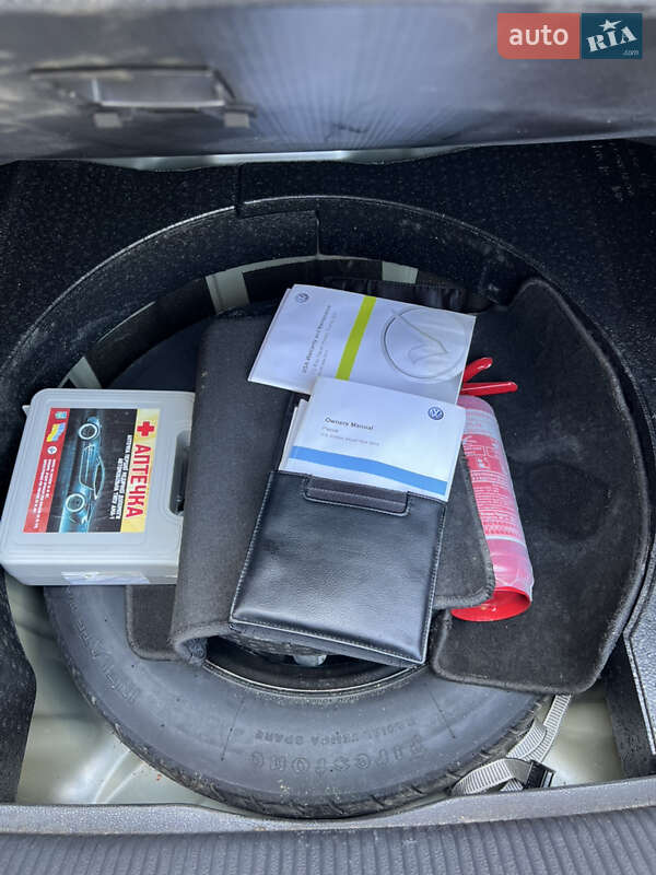 Седан Volkswagen Passat 2015 в Ходореві фото 37 Седан Volkswagen Passat 2015 в Ходореві