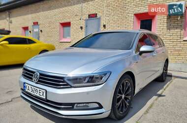 Универсал Volkswagen Passat 2015 в Киеве