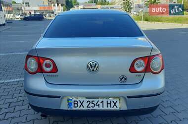 Седан Volkswagen Passat 2005 в 