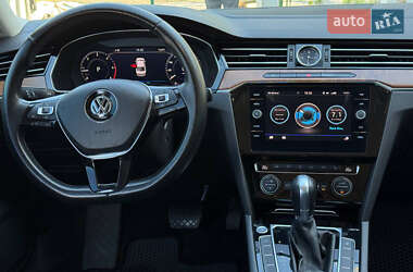 Седан Volkswagen Passat 2018 в 