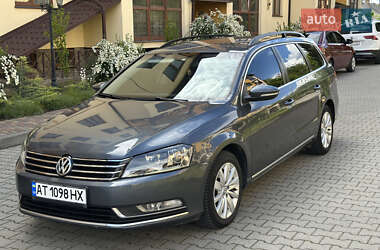 Універсал Volkswagen Passat 2011 в Чернівцях