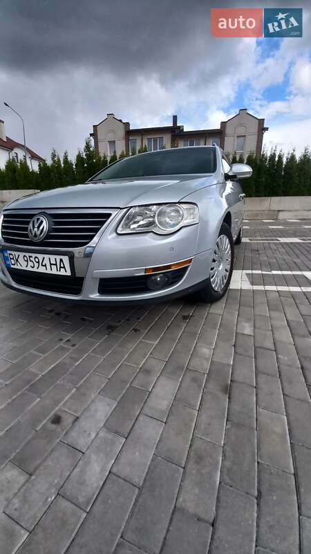 Універсал Volkswagen Passat 2007 в Рівному