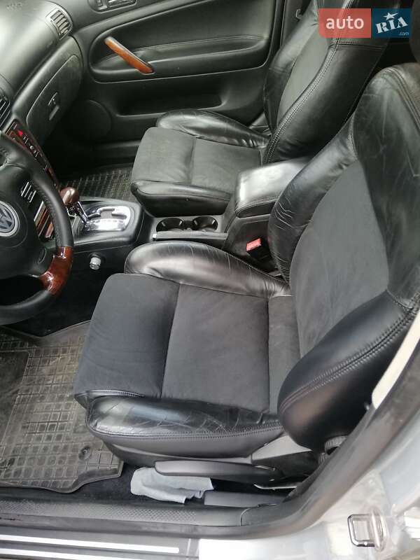 Седан Volkswagen Passat 2003 в 