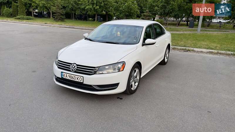 Седан Volkswagen Passat 2011 в Киеве