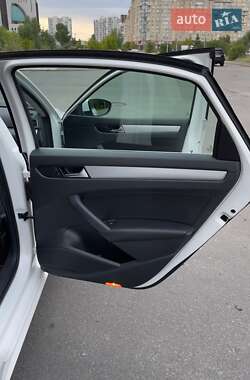 Седан Volkswagen Passat 2011 в 