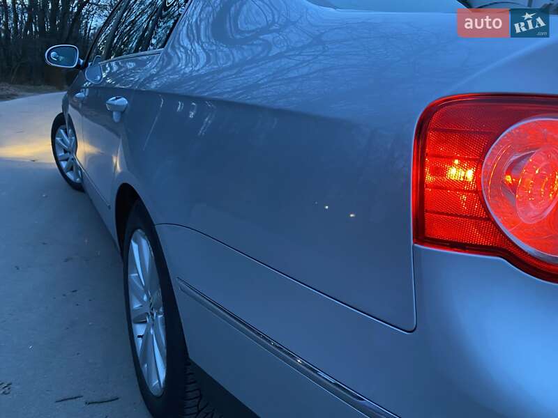 Седан Volkswagen Passat 2010 в Львове