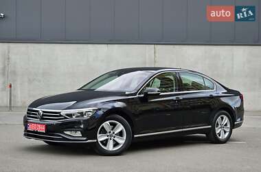 Седан Volkswagen Passat 2020 в Киеве