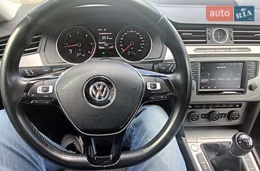 Универсал Volkswagen Passat 2014 в Киеве