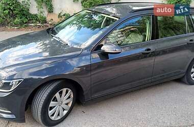 Универсал Volkswagen Passat 2014 в Киеве