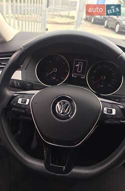 Универсал Volkswagen Passat 2014 в Киеве