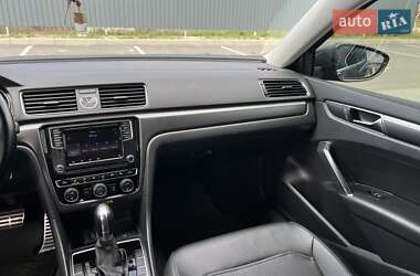 Седан Volkswagen Passat 2017 в 