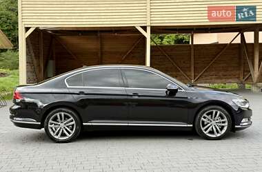 Седан Volkswagen Passat 2015 в 