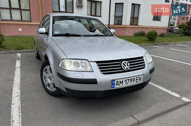 Седан Volkswagen Passat 2001 в 