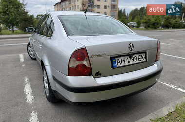 Седан Volkswagen Passat 2001 в 