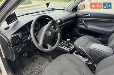 Седан Volkswagen Passat 2001 в 