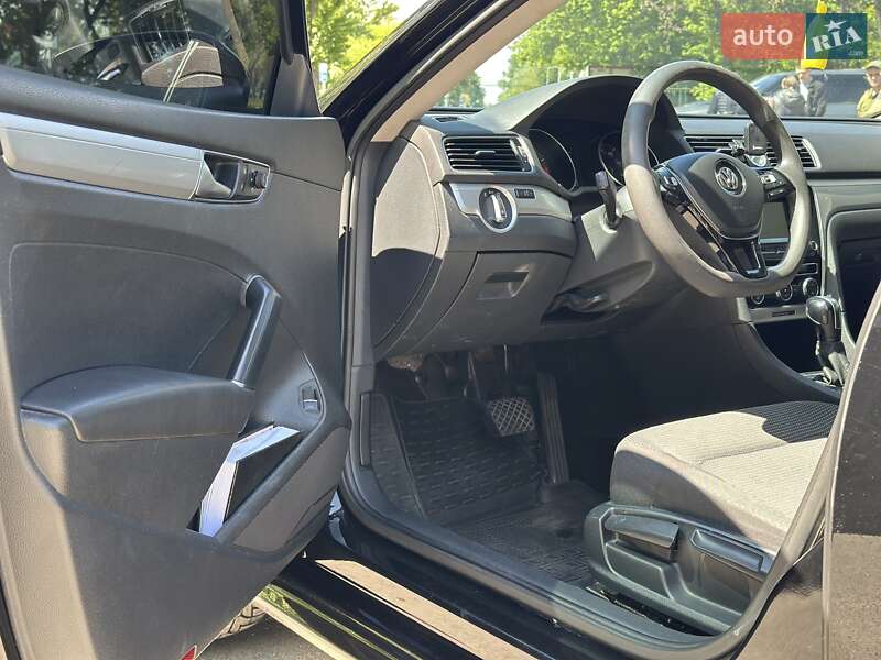 Седан Volkswagen Passat 2016 в Києві