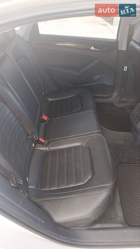 Седан Volkswagen Passat 2012 в Полтаві