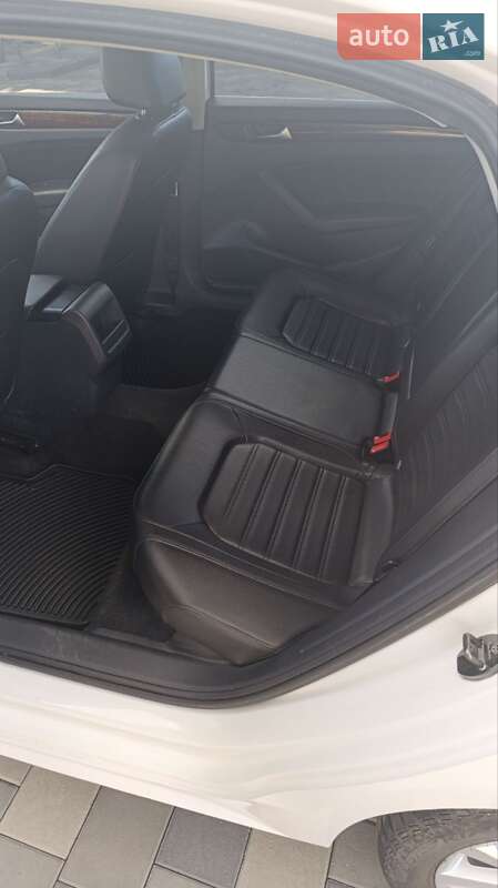 Седан Volkswagen Passat 2012 в Полтаві