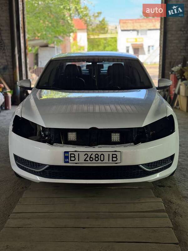 Седан Volkswagen Passat 2012 в Полтаві