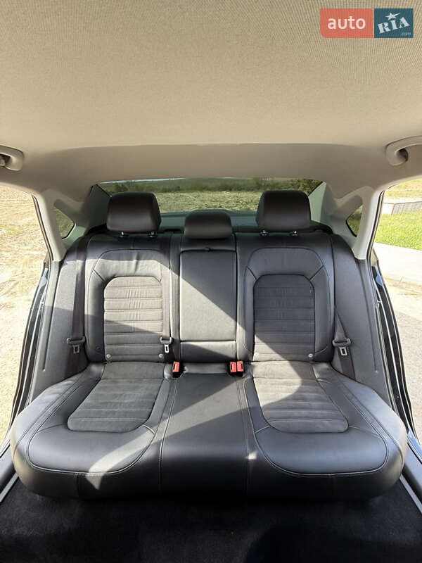 Седан Volkswagen Passat 2014 в Рівному