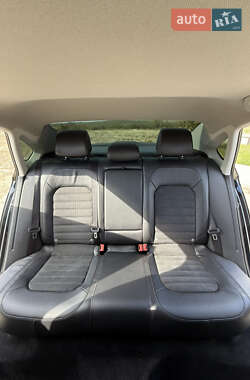 Седан Volkswagen Passat 2014 в 