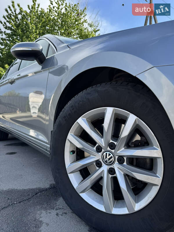 Универсал Volkswagen Passat 2015 в Немирове фото 36 Универсал Volkswagen Passat 2015 в Немирове
