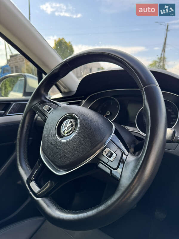 Универсал Volkswagen Passat 2015 в Немирове фото 41 Универсал Volkswagen Passat 2015 в Немирове