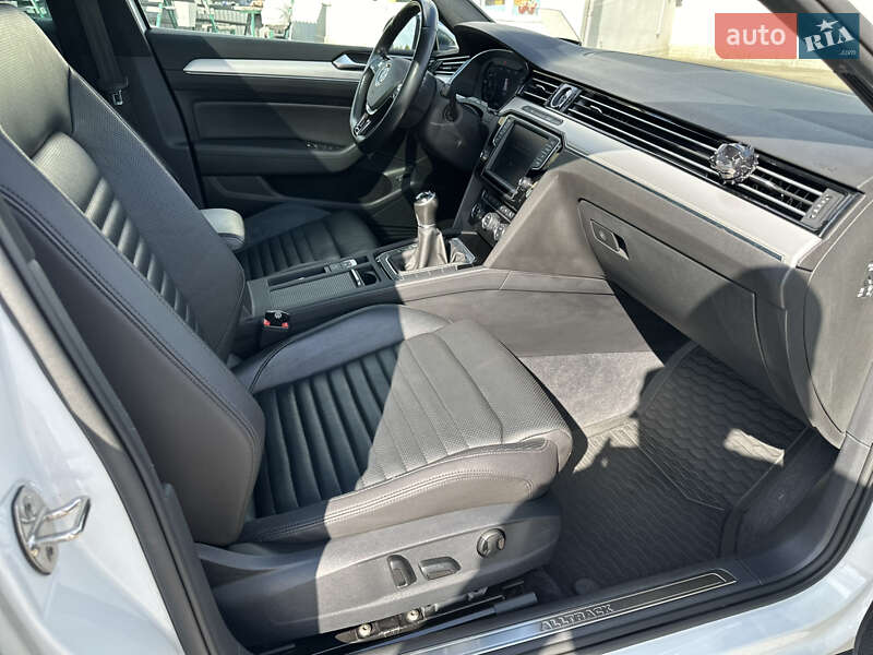 Универсал Volkswagen Passat 2016 в Беляевке